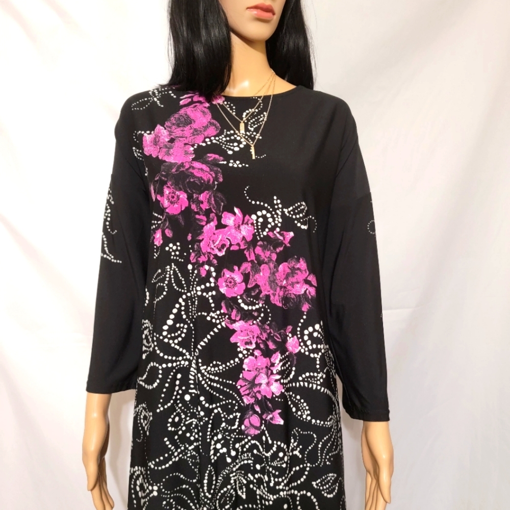 Avenue Woman's blouse Size 22 - 24 Black and purple floral print NWOT Retail 49$